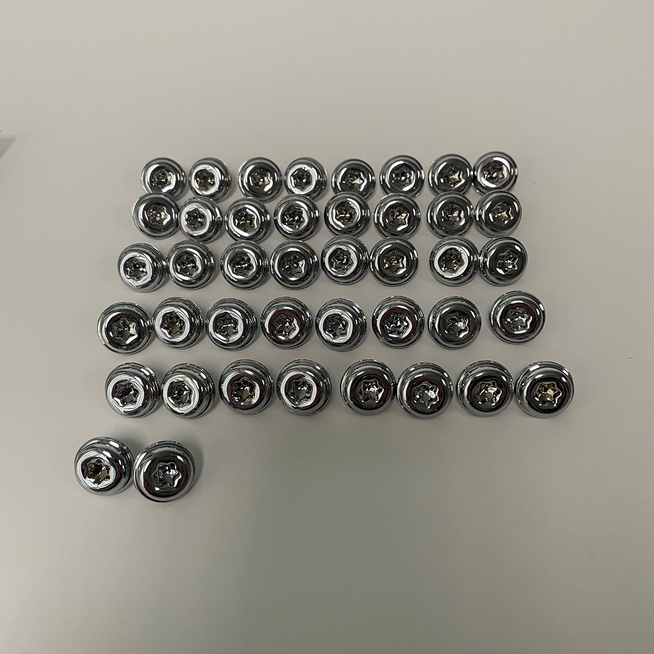 Replacement Push in Bolt Kit-Chrome for Baseline Fender Flares