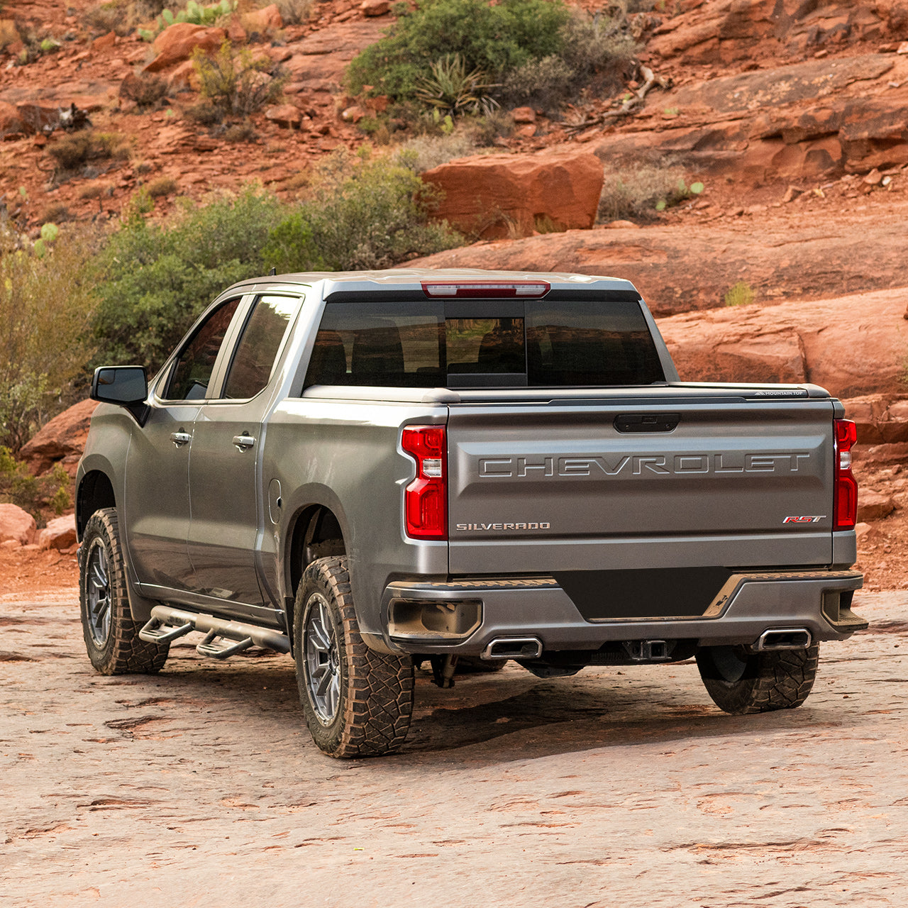 Chevy Silverado Fitted With Mountain Top Retractable Tonneau Truck bed Cover